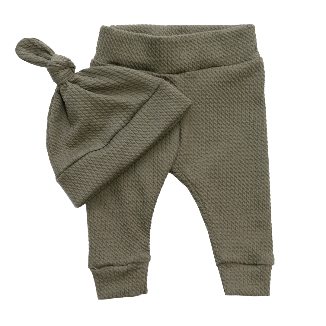 Newborn Muts + Broek - Mini Cable Olive Green